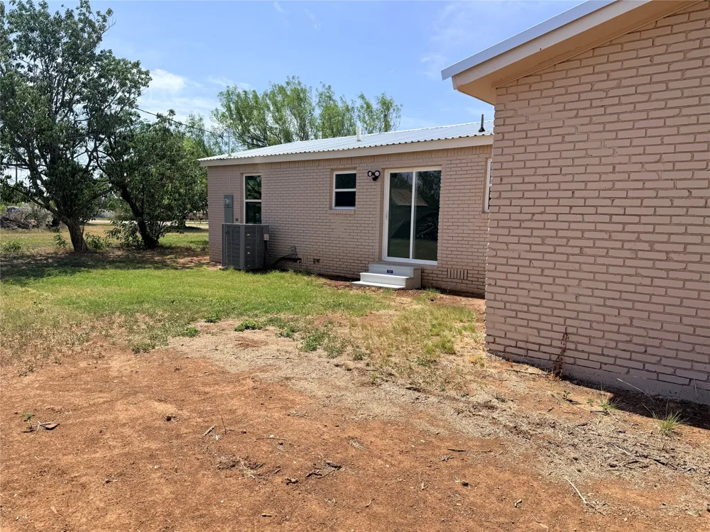 424 W Santa Fe Avenue Aspermont, TX 79502