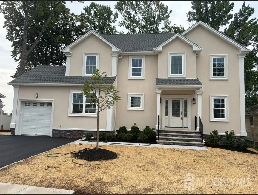 208 E James Place E Iselin, NJ 07095