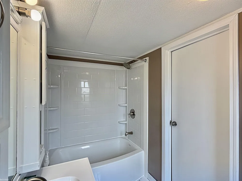 52203 Nantucket Lane Chesterfield Township, MI 47051