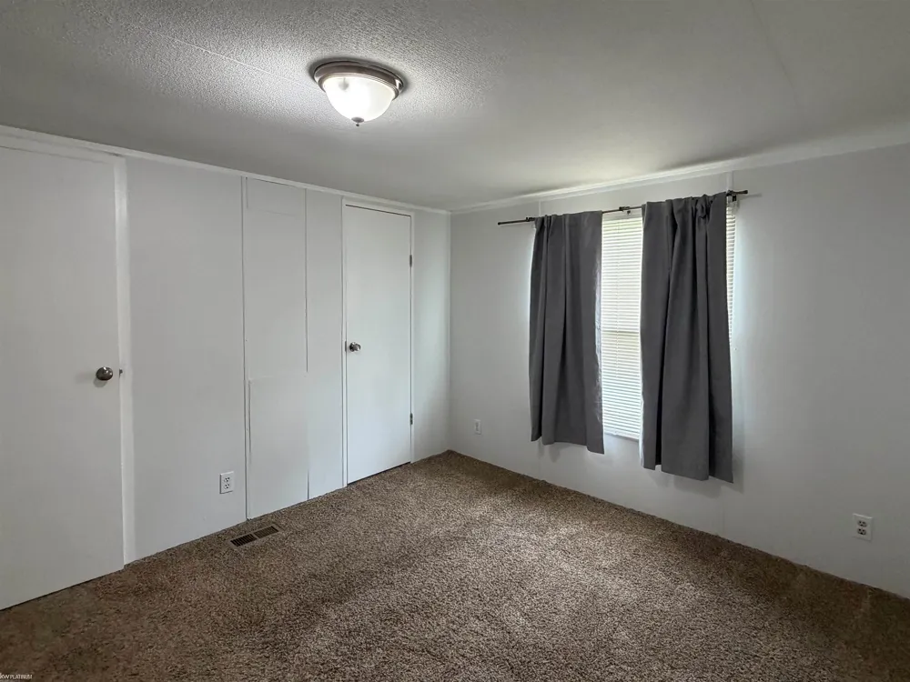 52203 Nantucket Lane Chesterfield Township, MI 47051