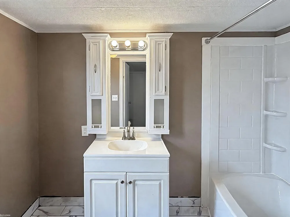 52203 Nantucket Lane Chesterfield Township, MI 47051