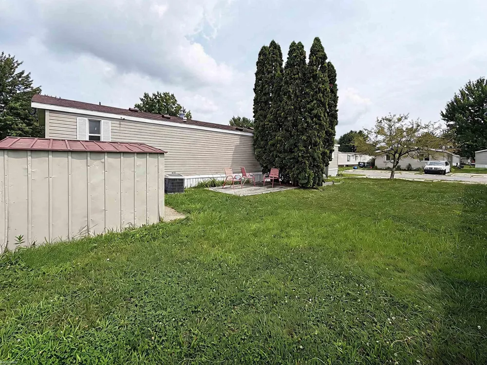 52203 Nantucket Lane Chesterfield Township, MI 47051