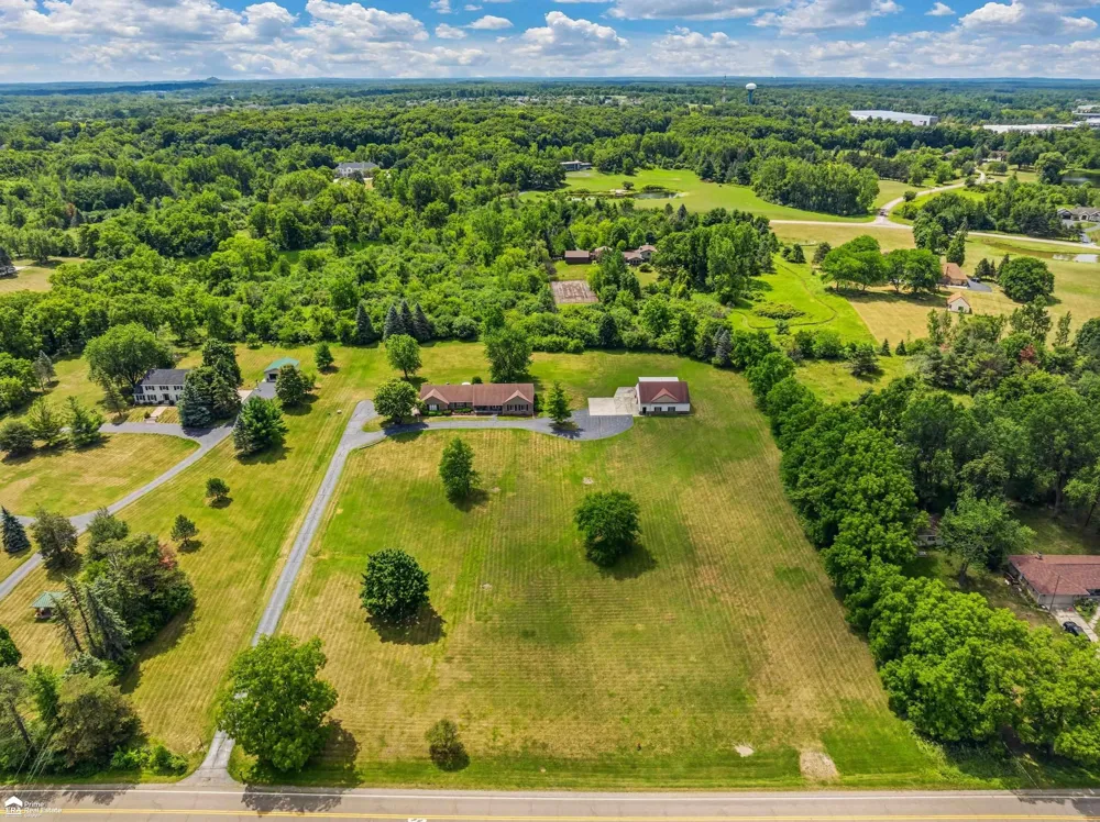 5034 E Cook Road Grand Blanc Charter Township, MI 48439