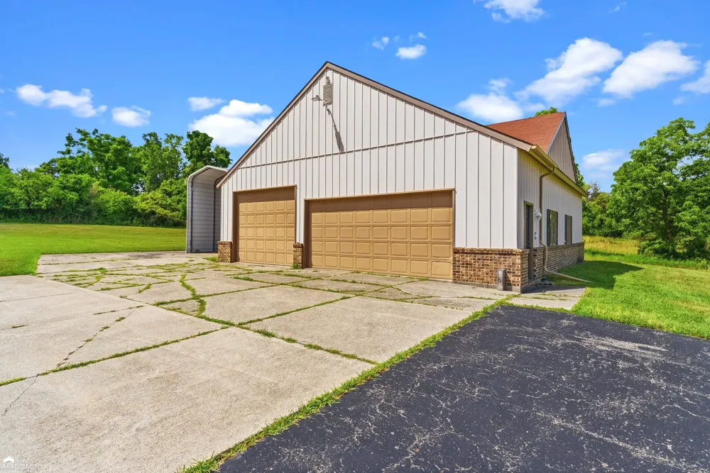 5034 E Cook Road Grand Blanc Charter Township, MI 48439