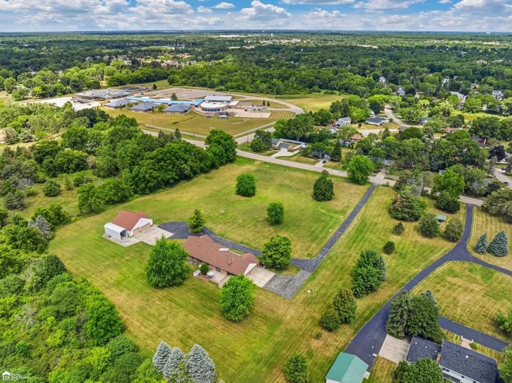 5034 E Cook Road Grand Blanc Charter Township, MI 48439