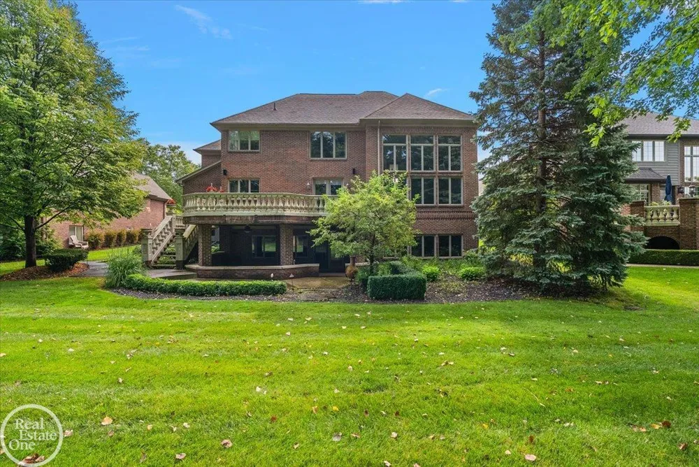 57177 Covington Drive Washington Township, MI 48094
