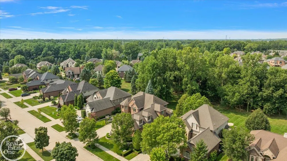 57177 Covington Drive Washington Township, MI 48094