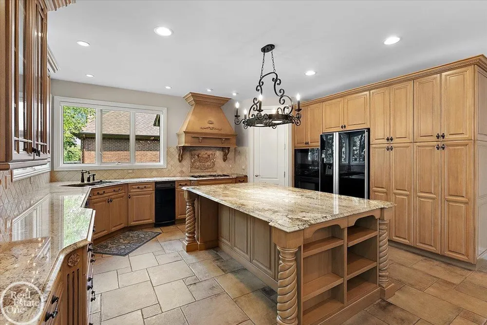 57177 Covington Drive Washington Township, MI 48094