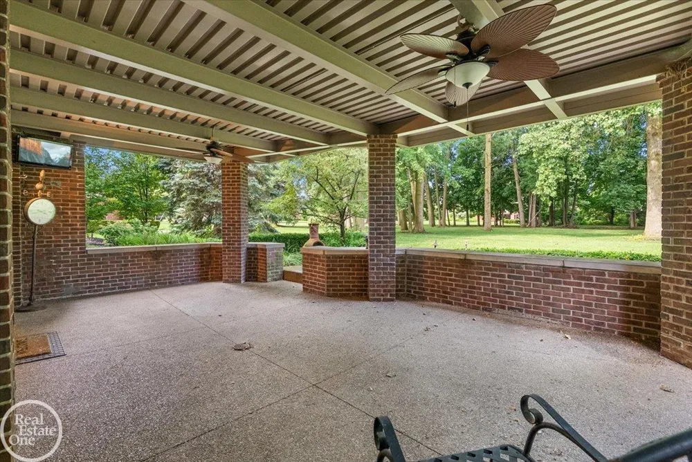 57177 Covington Drive Washington Township, MI 48094