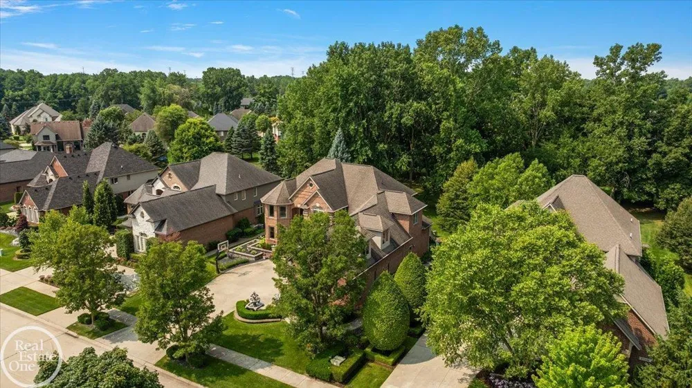 57177 Covington Drive Washington Township, MI 48094