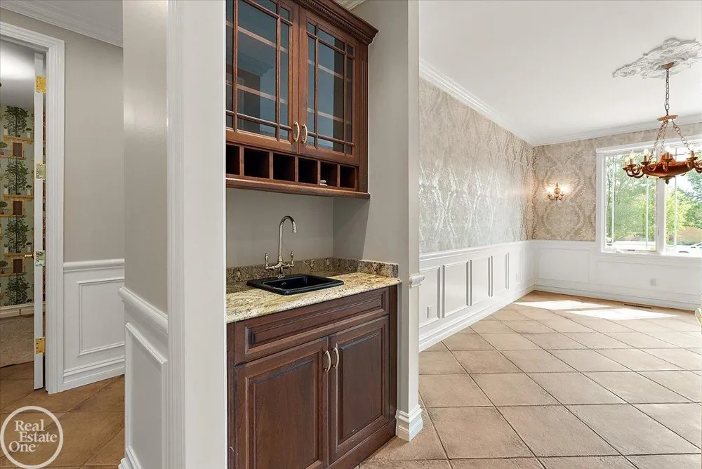 57177 Covington Drive Washington Township, MI 48094