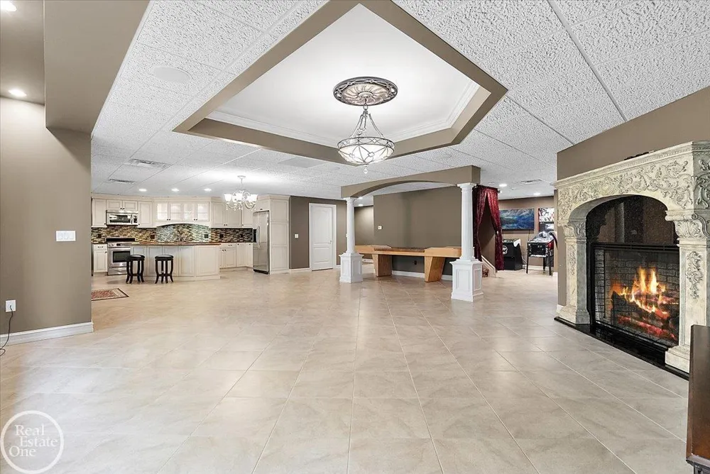 57177 Covington Drive Washington Township, MI 48094