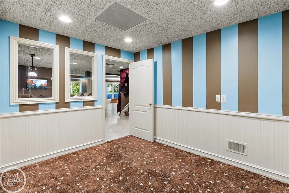 57177 Covington Drive Washington Township, MI 48094