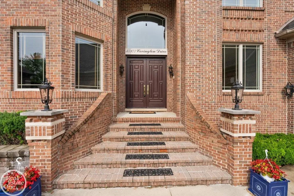 57177 Covington Drive Washington Township, MI 48094