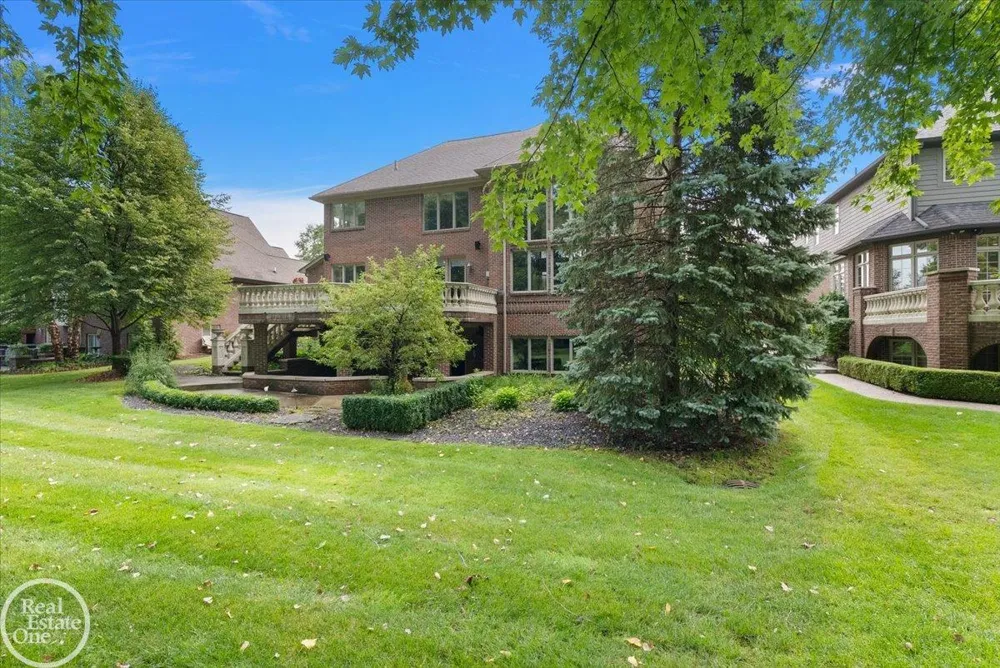 57177 Covington Drive Washington Township, MI 48094