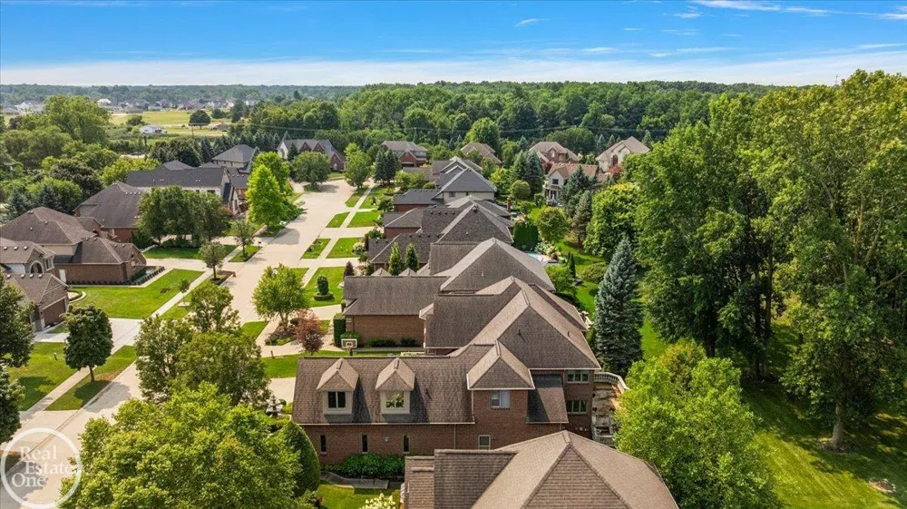 57177 Covington Drive Washington Township, MI 48094