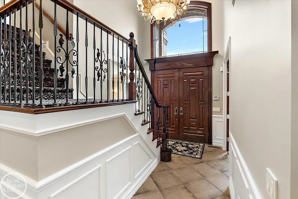 57177 Covington Drive Washington Township, MI 48094