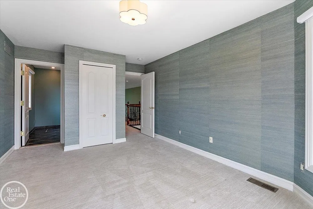 57177 Covington Drive Washington Township, MI 48094