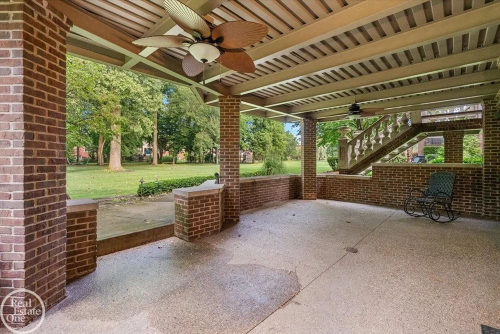 57177 Covington Drive Washington Township, MI 48094