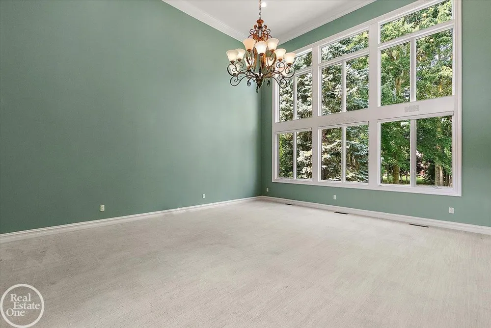 57177 Covington Drive Washington Township, MI 48094
