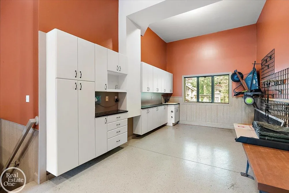 57177 Covington Drive Washington Township, MI 48094