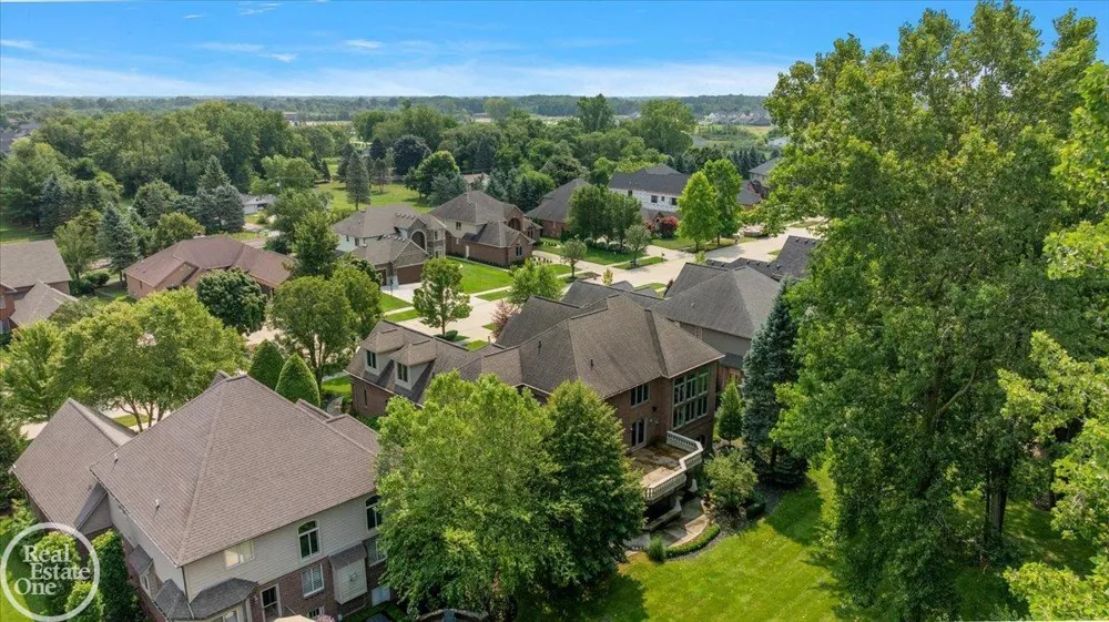 57177 Covington Drive Washington Township, MI 48094