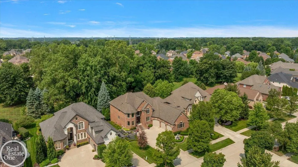 57177 Covington Drive Washington Township, MI 48094