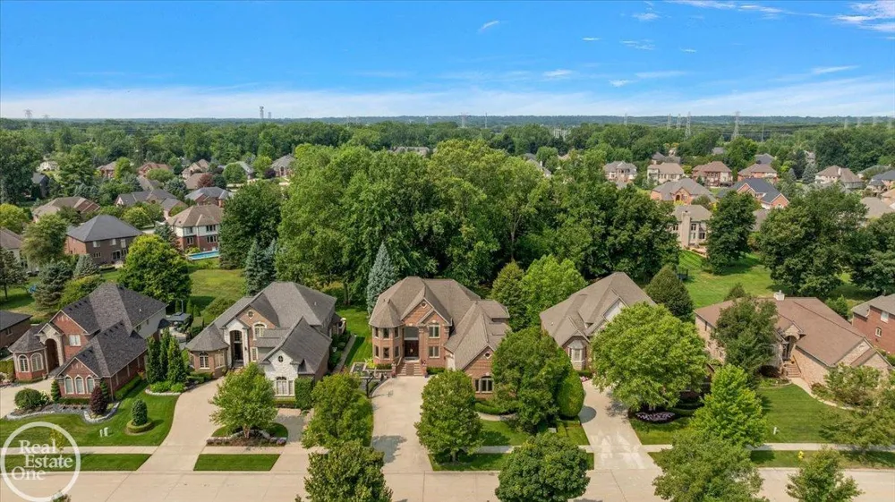 57177 Covington Drive Washington Township, MI 48094