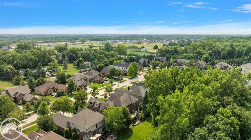 57177 Covington Drive Washington Township, MI 48094