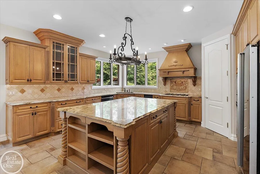 57177 Covington Drive Washington Township, MI 48094