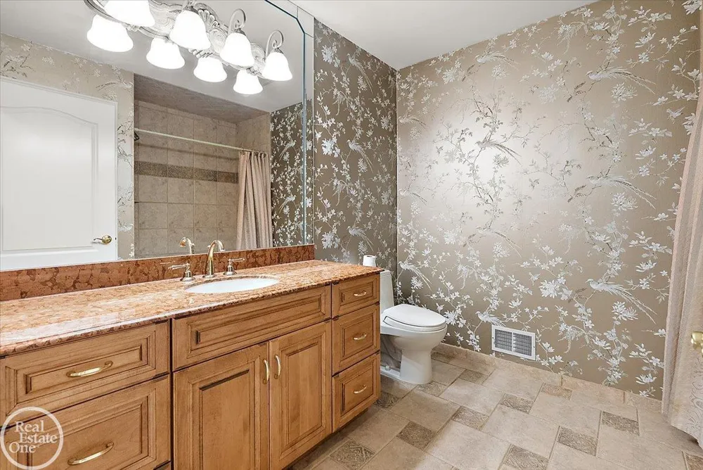 57177 Covington Drive Washington Township, MI 48094