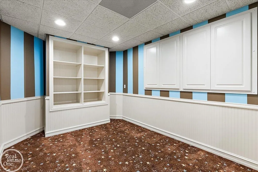57177 Covington Drive Washington Township, MI 48094