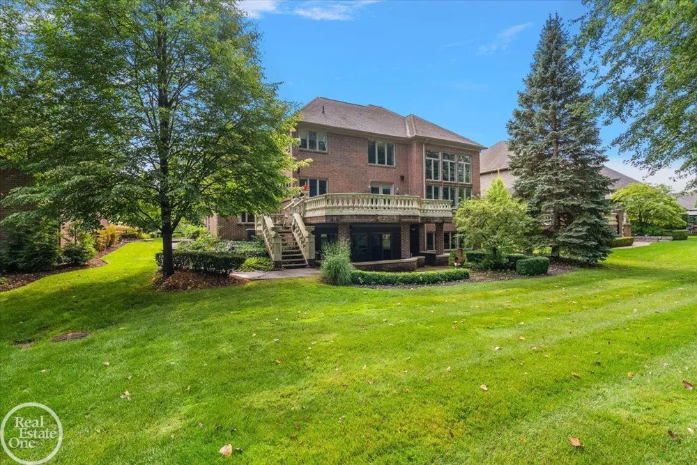 57177 Covington Drive Washington Township, MI 48094