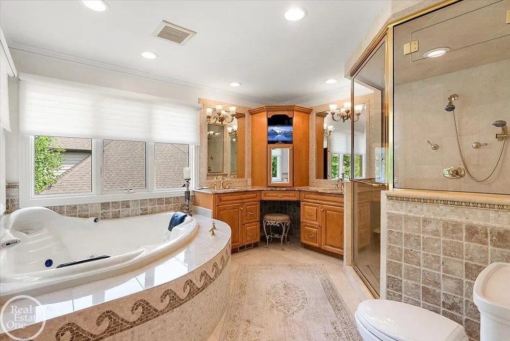 57177 Covington Drive Washington Township, MI 48094