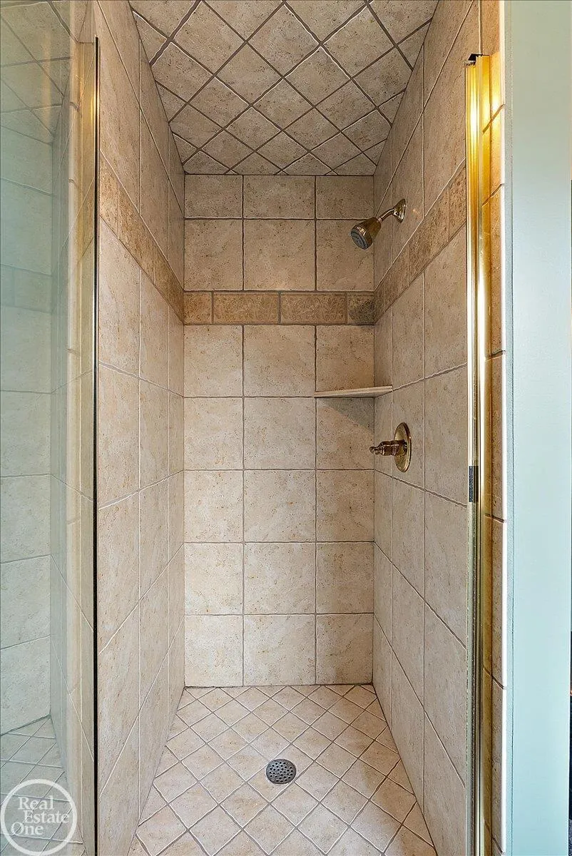 57177 Covington Drive Washington Township, MI 48094