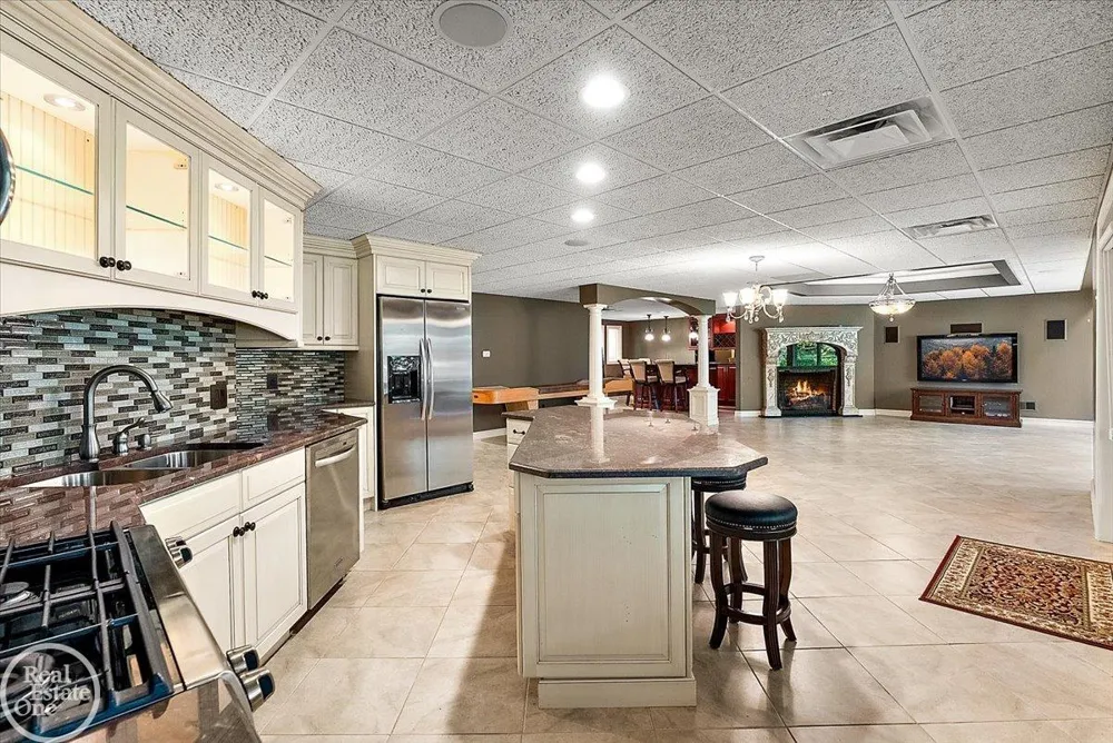57177 Covington Drive Washington Township, MI 48094