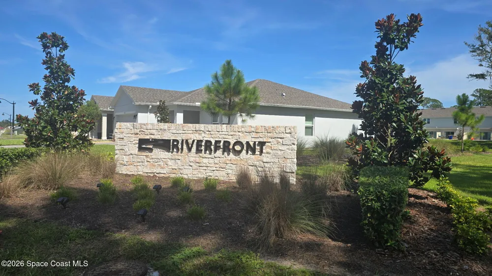 136 River Front Way Edgewater, FL 32141