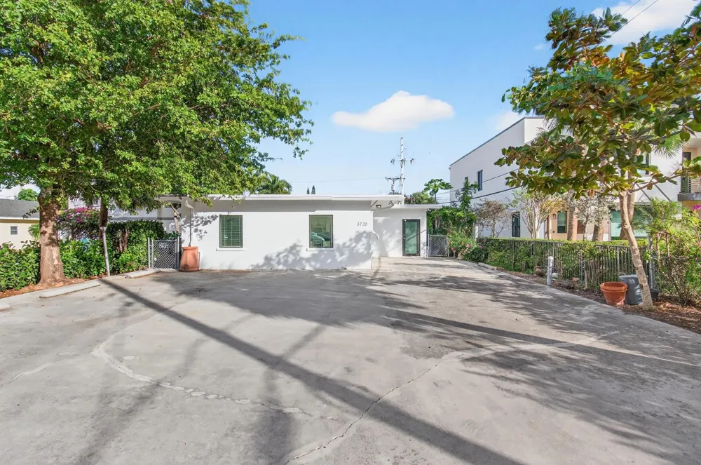 3720 Morton Avenue West Palm Beach, FL 33405