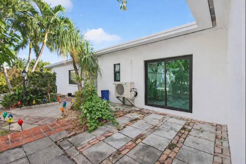 3720 Morton Avenue West Palm Beach, FL 33405