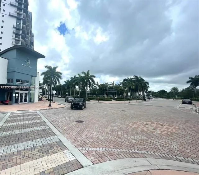 5252 NW 85th Ave #1608 Doral, FL 33166