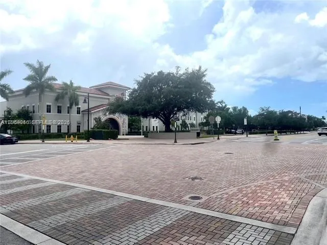 5252 NW 85th Ave #1608 Doral, FL 33166