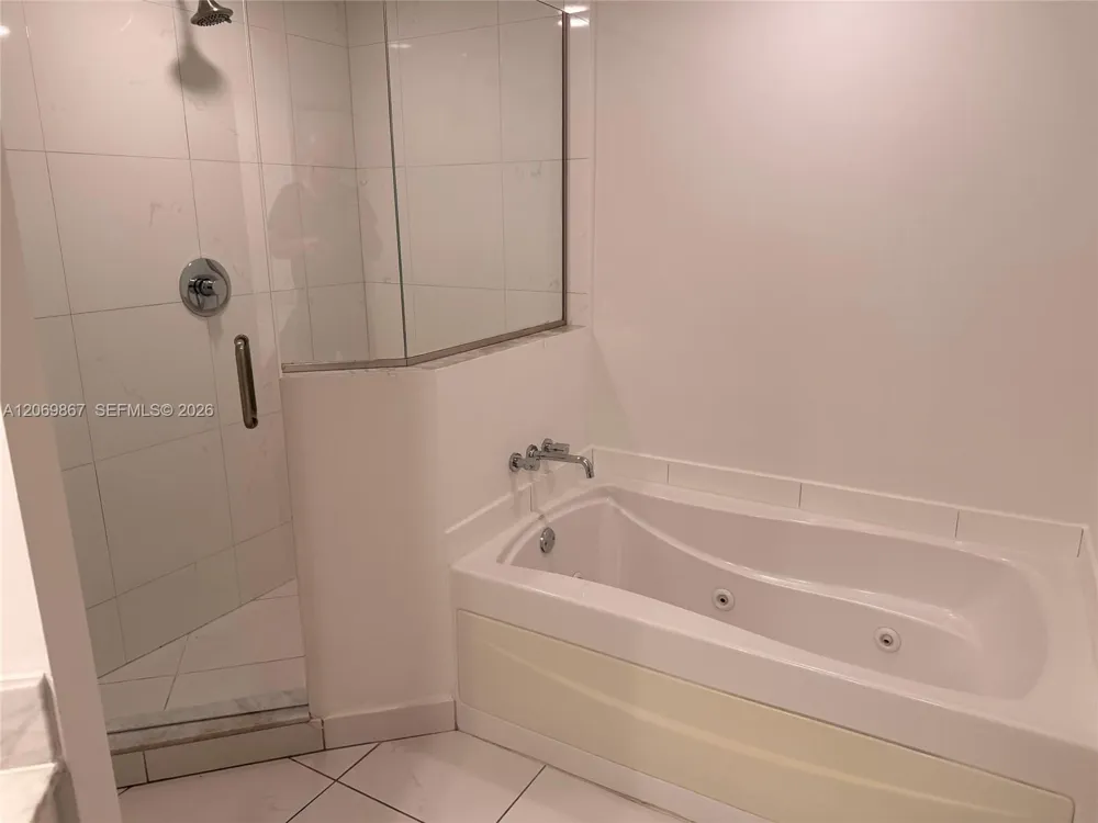 55 SE 6th St #2007 Miami, FL 33131