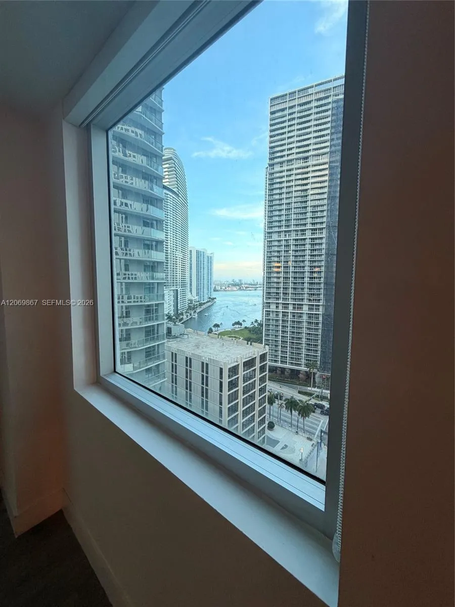 55 SE 6th St #2007 Miami, FL 33131