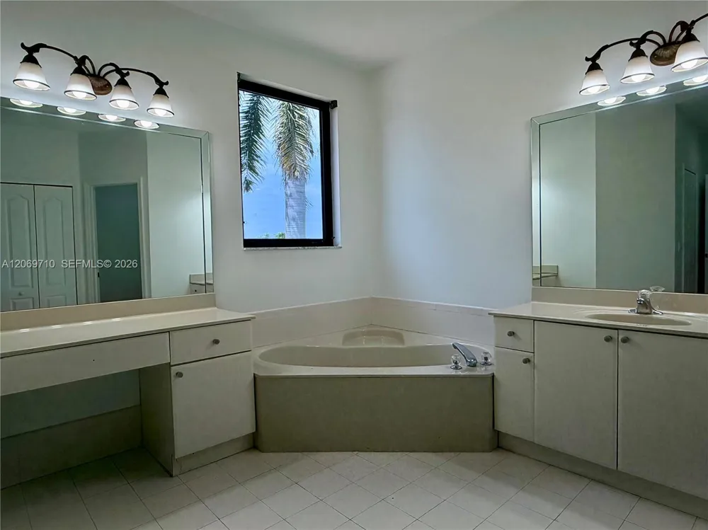 1764 SW 151st Pl Miami, FL 33185