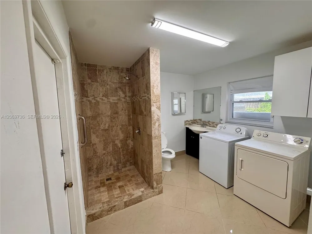 4720 SW 25th Ter Dania Beach, FL 33312