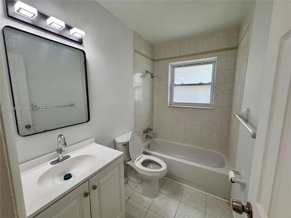 4720 SW 25th Ter Dania Beach, FL 33312