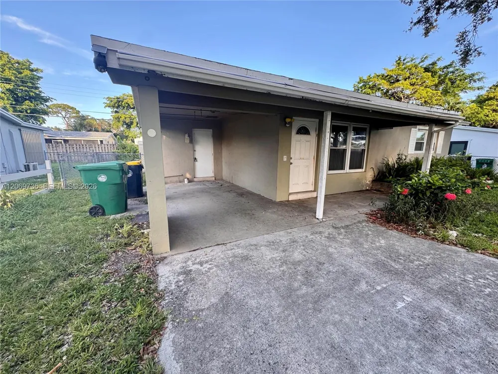 4720 SW 25th Ter Dania Beach, FL 33312
