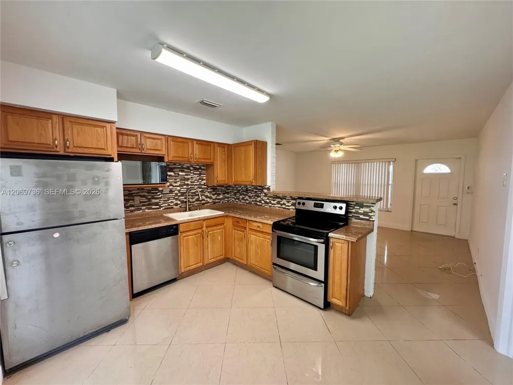 4720 SW 25th Ter Dania Beach, FL 33312