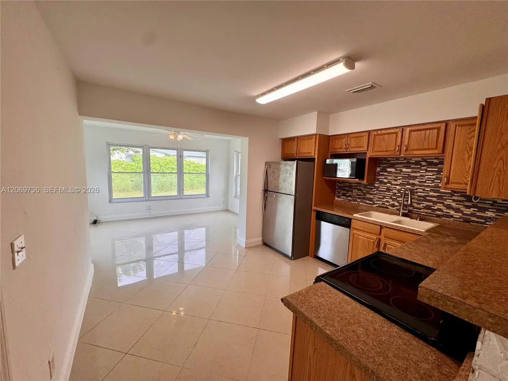 4720 SW 25th Ter Dania Beach, FL 33312