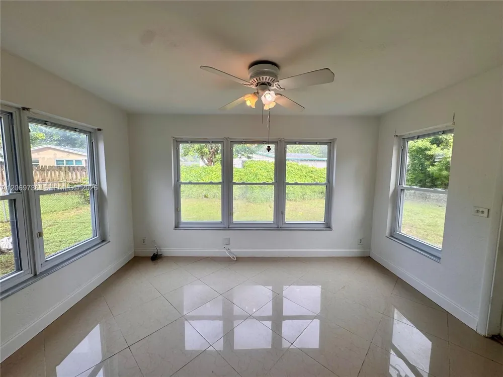 4720 SW 25th Ter Dania Beach, FL 33312